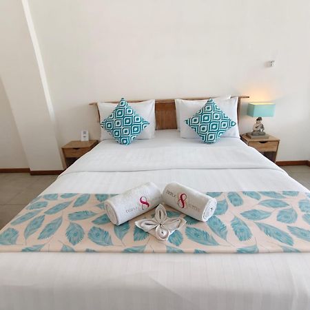 Triple 8 Suites Labuan Bajo Extérieur photo