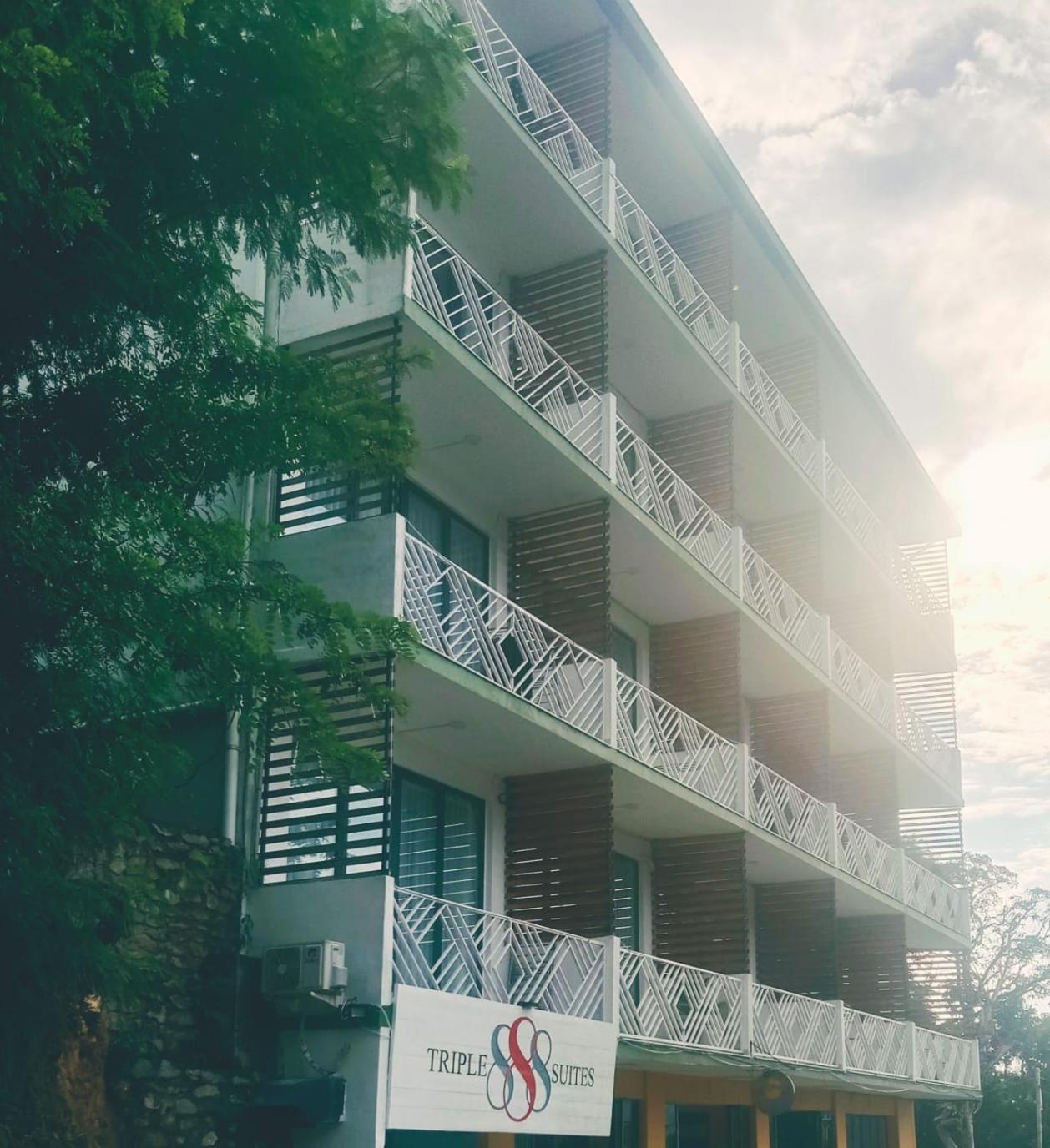 Triple 8 Suites Labuan Bajo Extérieur photo