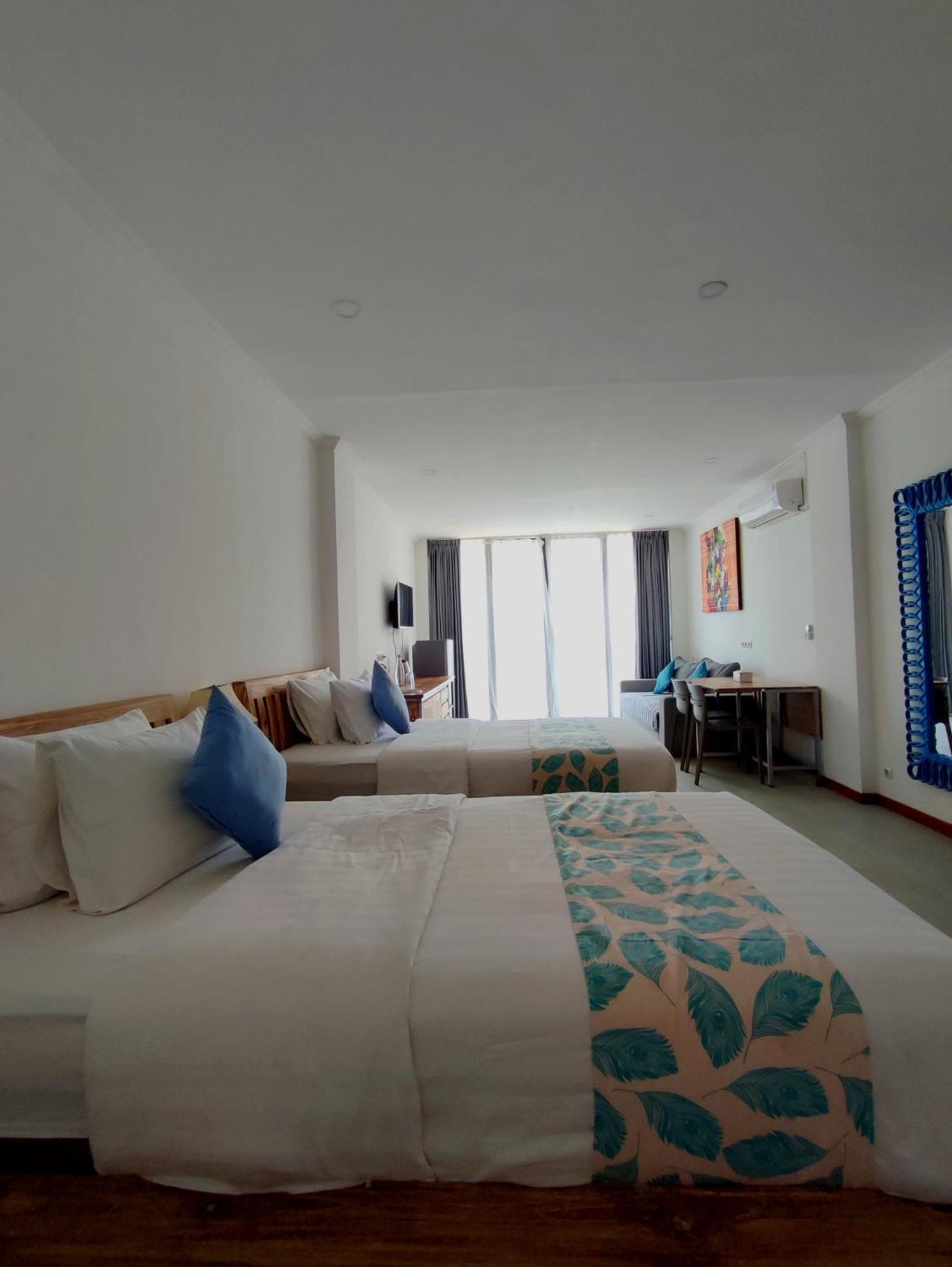 Triple 8 Suites Labuan Bajo Extérieur photo