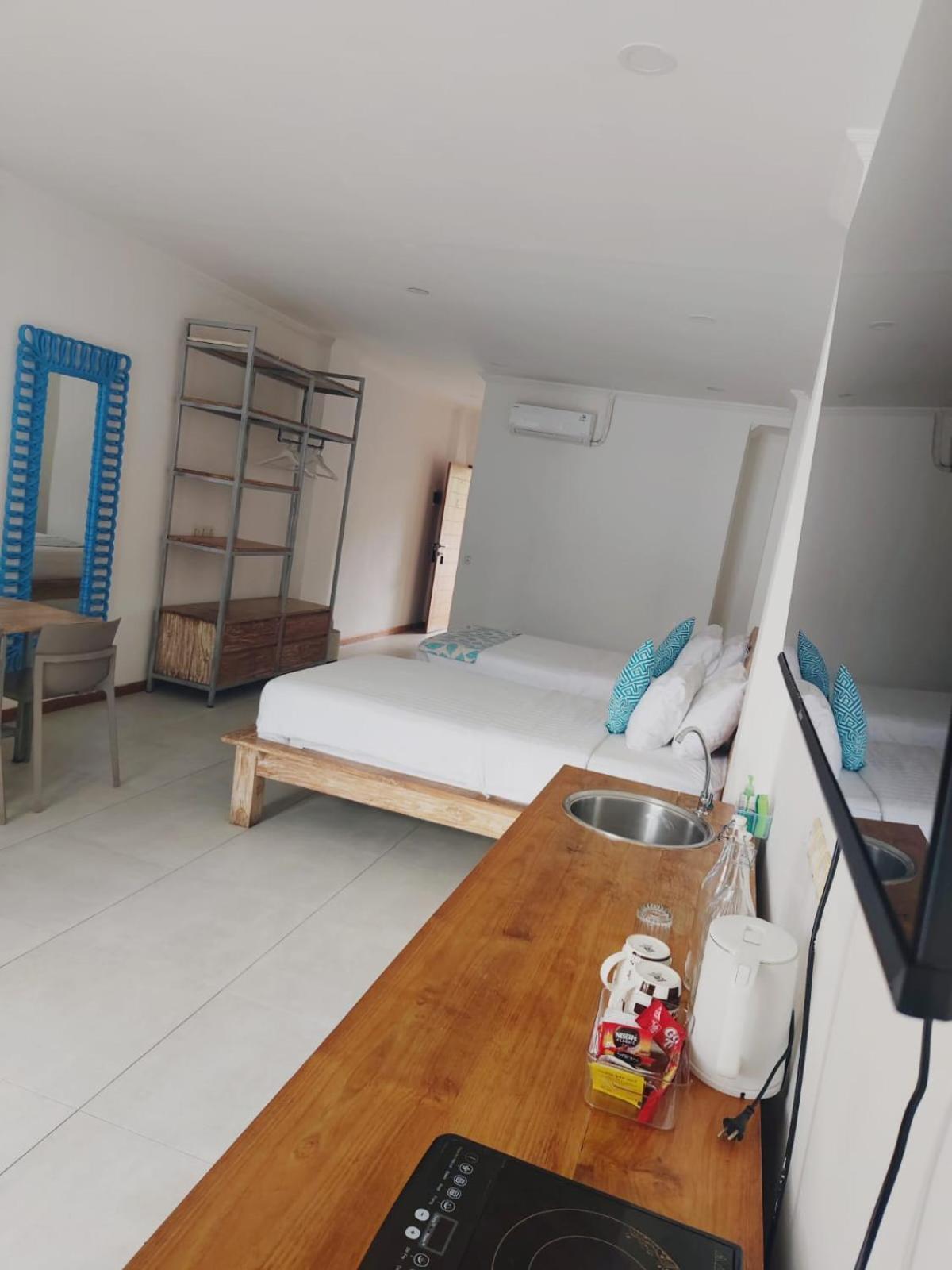 Triple 8 Suites Labuan Bajo Extérieur photo